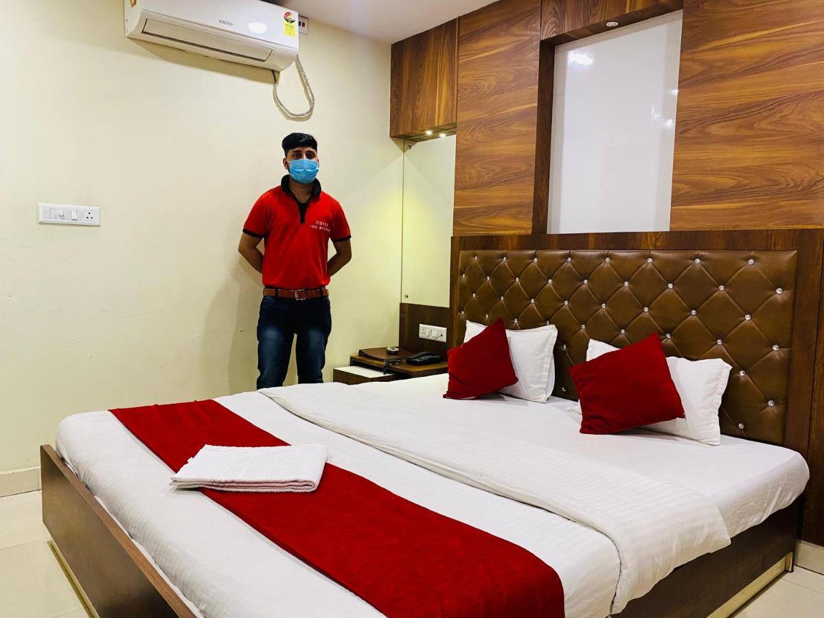 Hotel The Avenue Gamharia Exterior photo